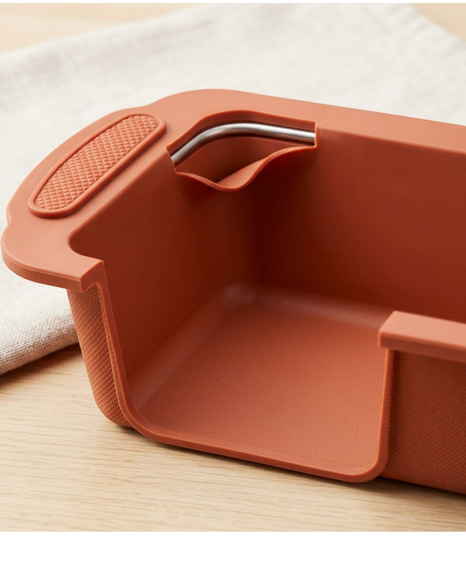 Zjwkn Reinforced Silicone Loaf Pan 9 x 5 Inch Terracotta - Detail view
